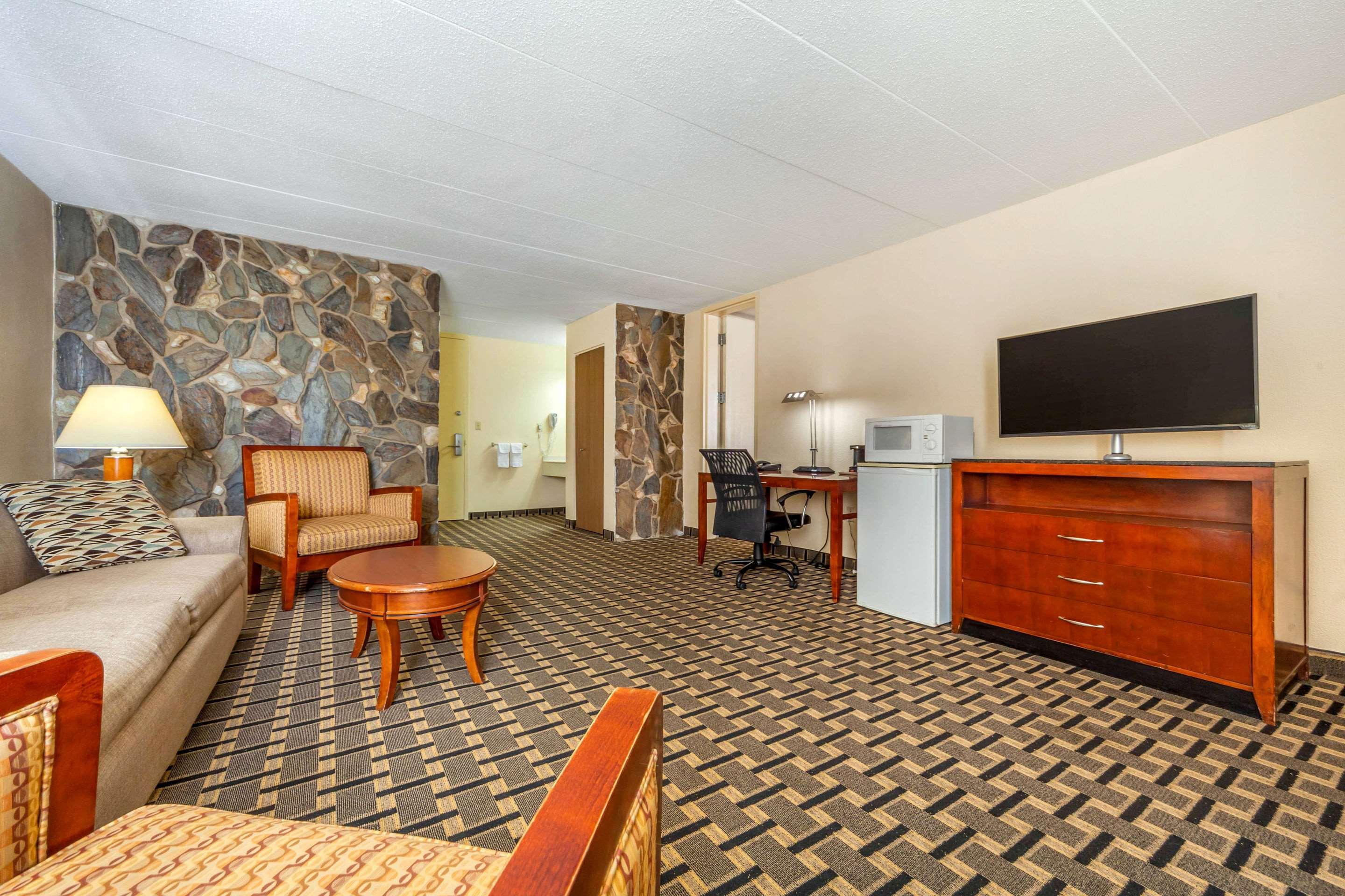 Econo Lodge Inn & Suites Brookings Exterior foto