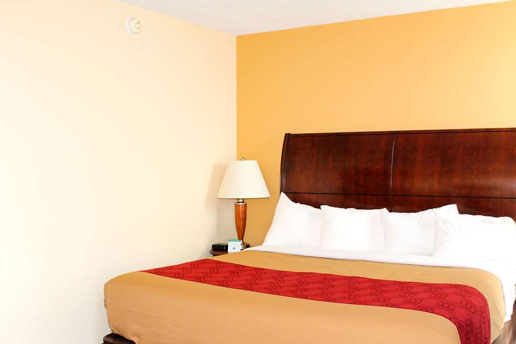 Econo Lodge Inn & Suites Brookings Habitación foto