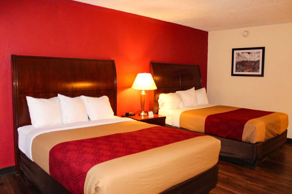 Econo Lodge Inn & Suites Brookings Habitación foto